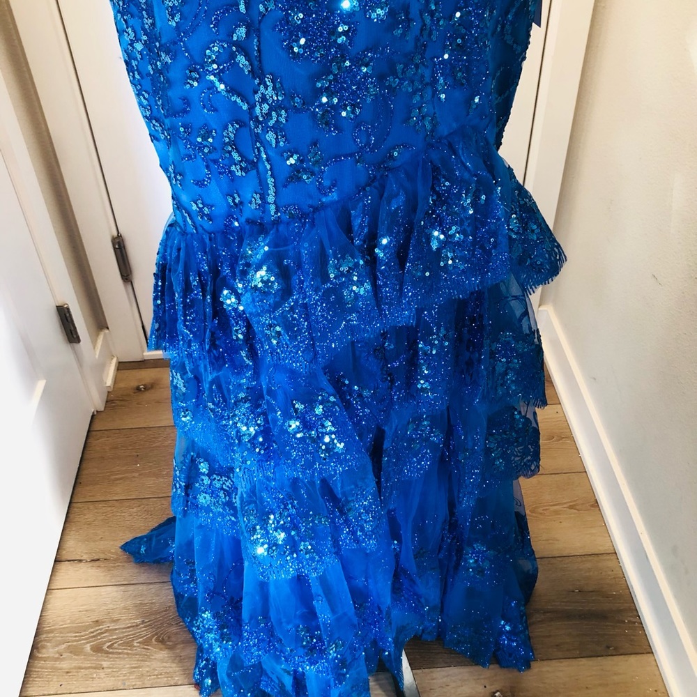 STRAPLESS LAYERED RUFFLE MERMAID DRESS - Picture 5 of 8